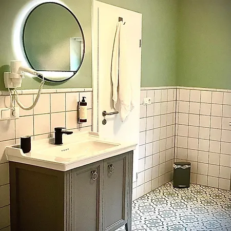 Fata Morgana 招待所 3*